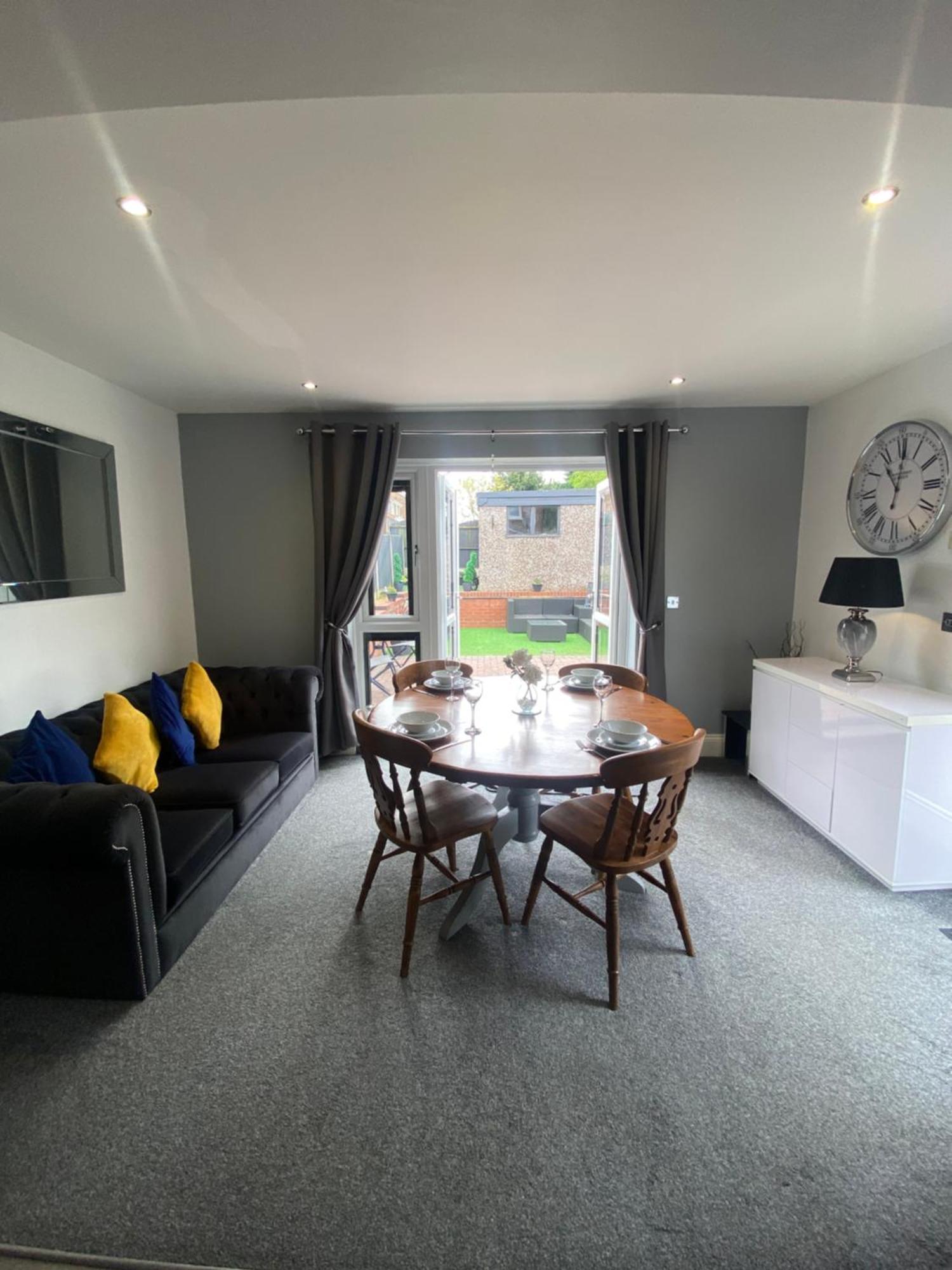 The Brook House - Spacious 3 Bed Home From Home In Burton Burton-upon-Trent Exterior foto